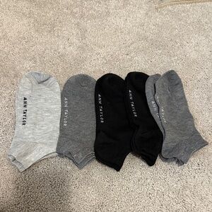 Bundle of 5 pairs of Ann Taylor women’s socks